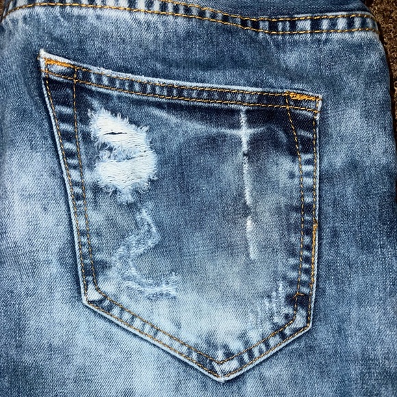 Denim House Men's Pre-Distressed Slim Fit Straight Leg Jeans (Light Blue) (32) - Picture 4 of 6